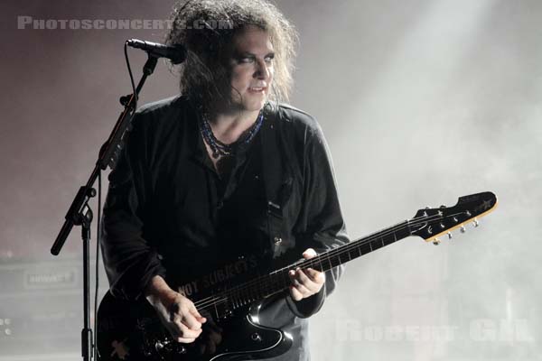 THE CURE - 2012-06-30 - BELFORT - Presqu'ile du Malsaucy - Robert James Smith